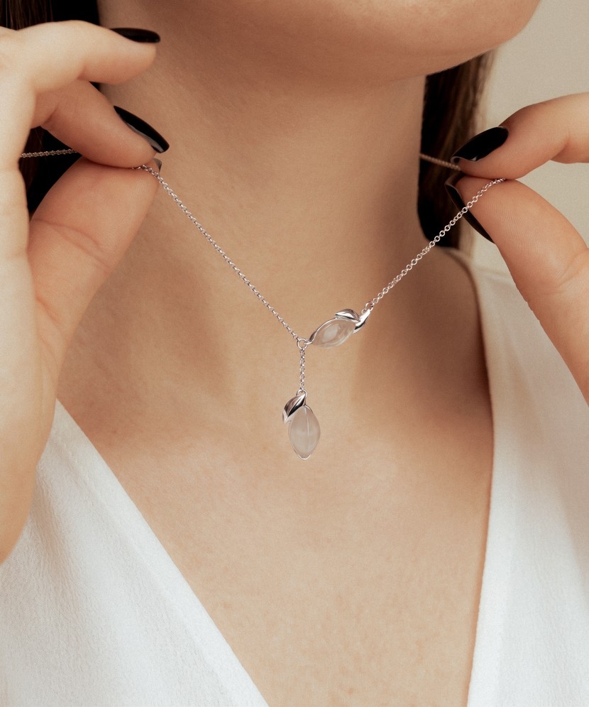 Sterling Silver chain with rose quartz pendant