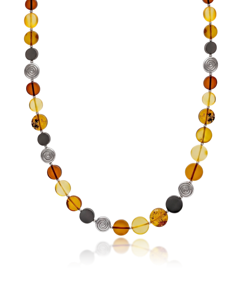 Necklace with amber and wood