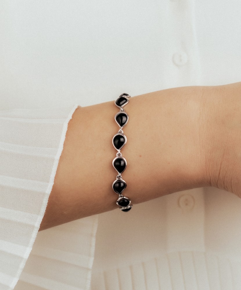 Sterling Silver bracelet with onyx