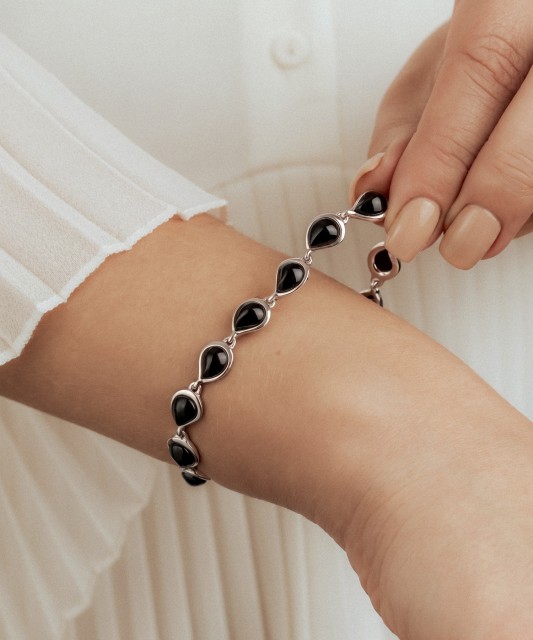 Sterling Silver bracelet with onyx