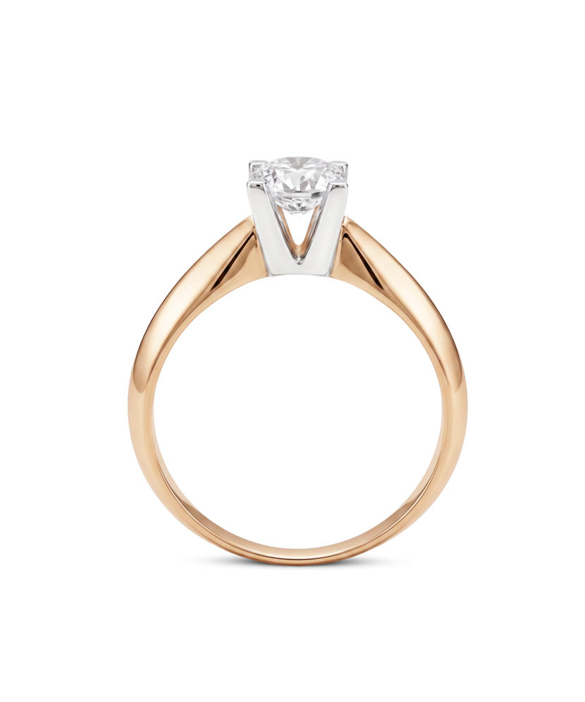 Gold ring with zirconium