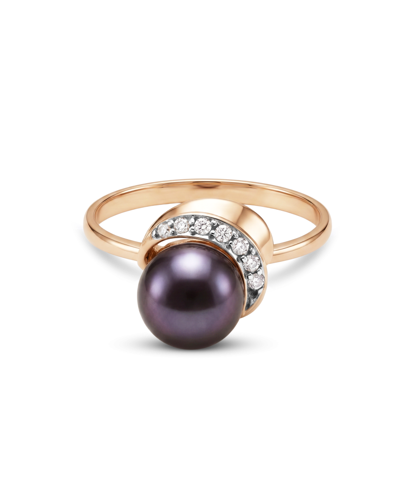 Gold ring with pearl and zircons