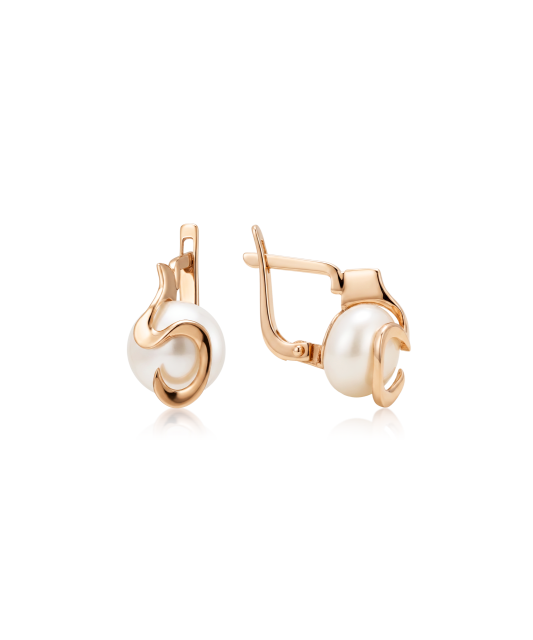 Gold earrings with pearls