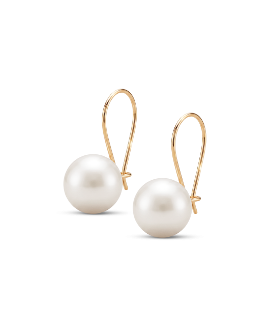 Gold earrings with pearls