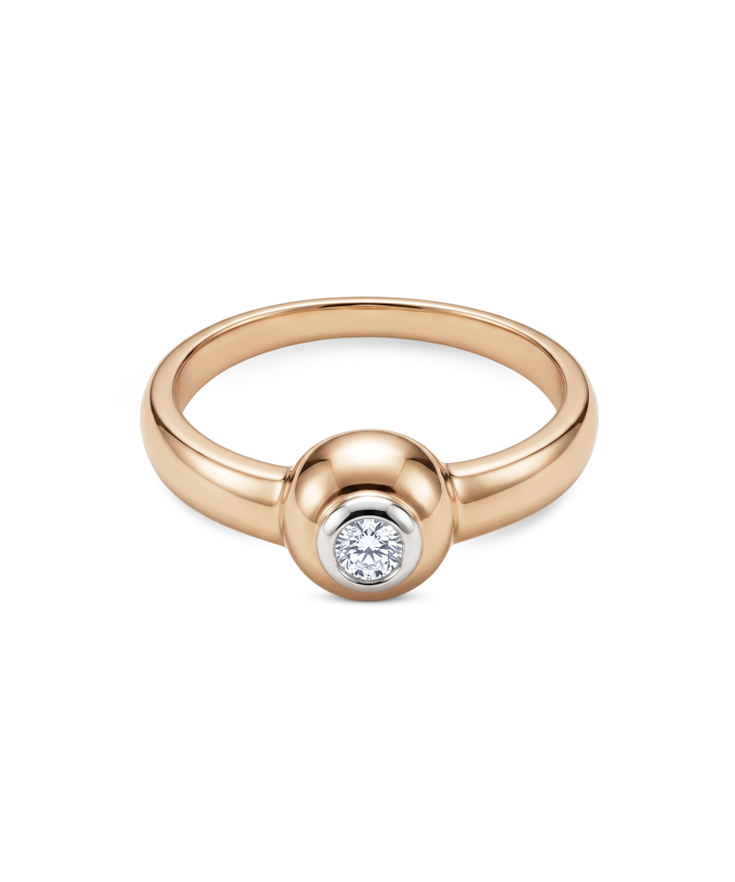 Gold ring with diamond