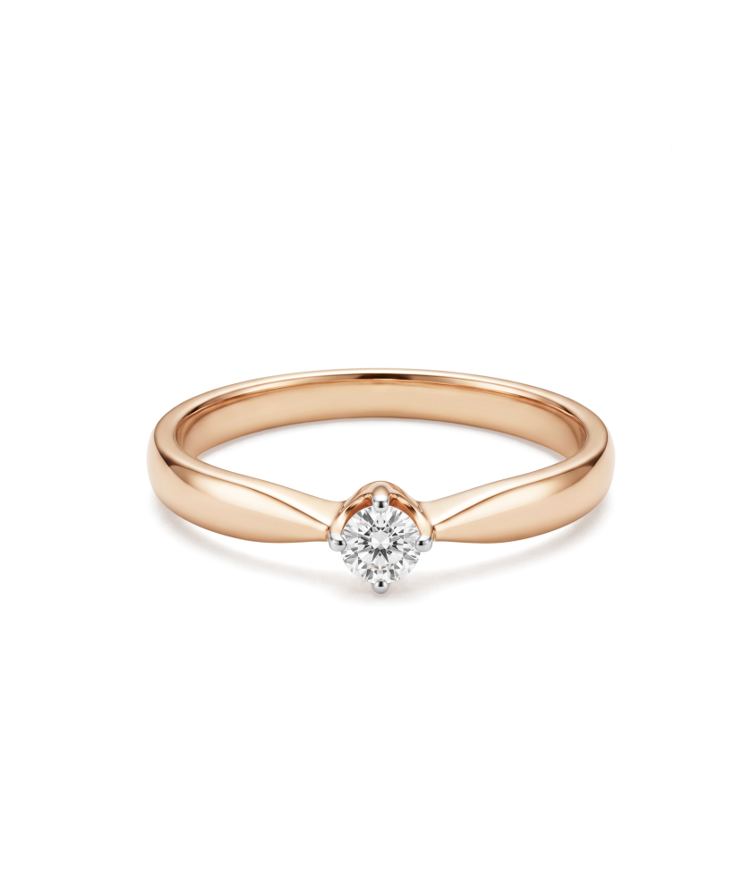 Gold ring with diamond