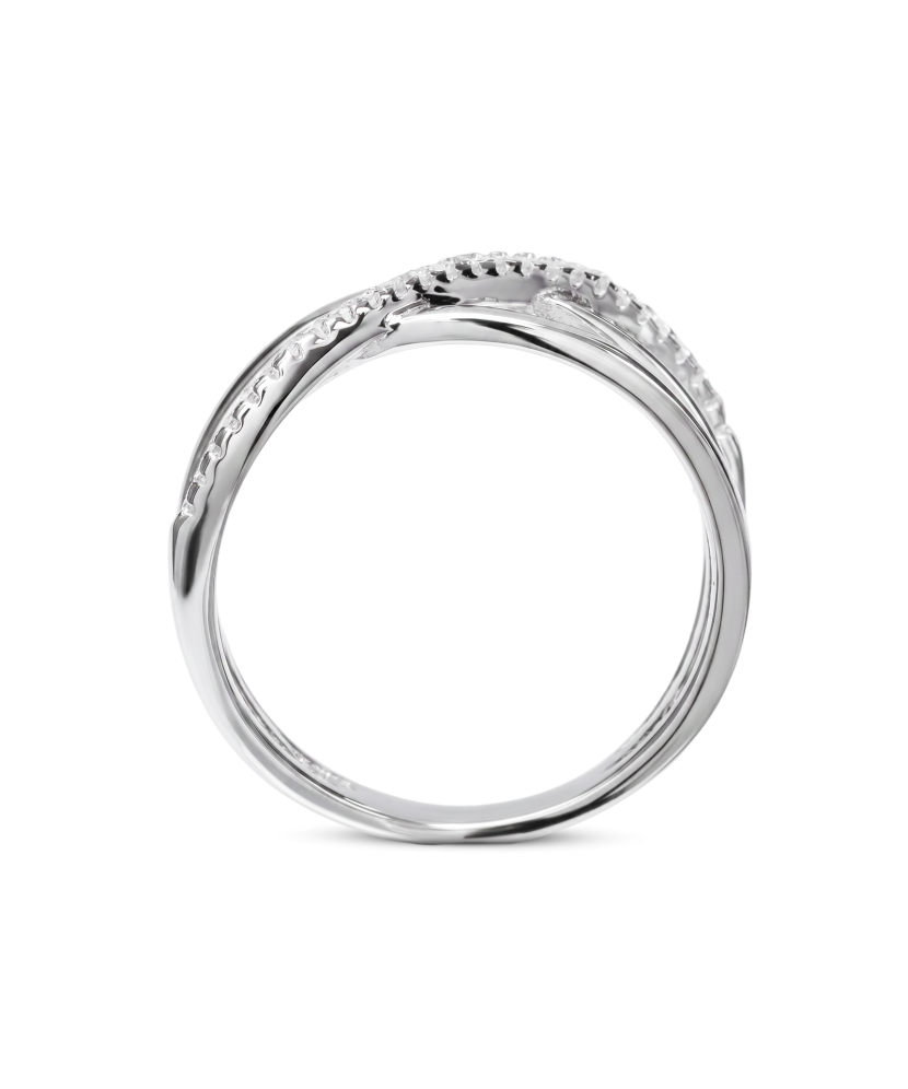 Sterling silver ring with zircons