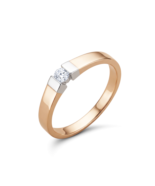 Gold ring with diamonds