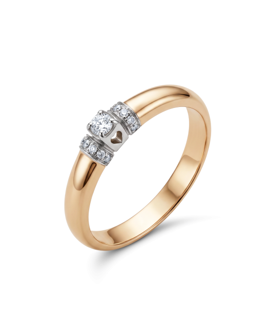 Gold ring with diamonds