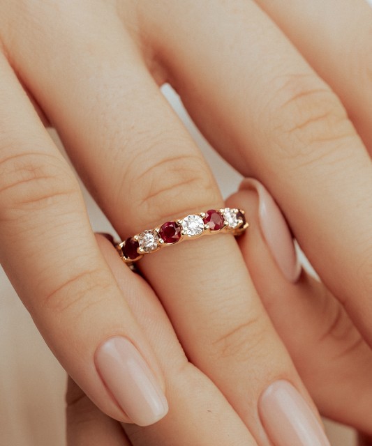 Yellow gold ring with diamonds and rubies