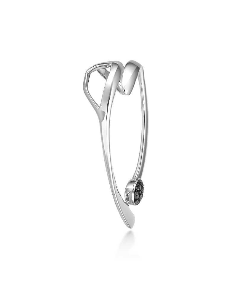 White gold pendant with black diamonds