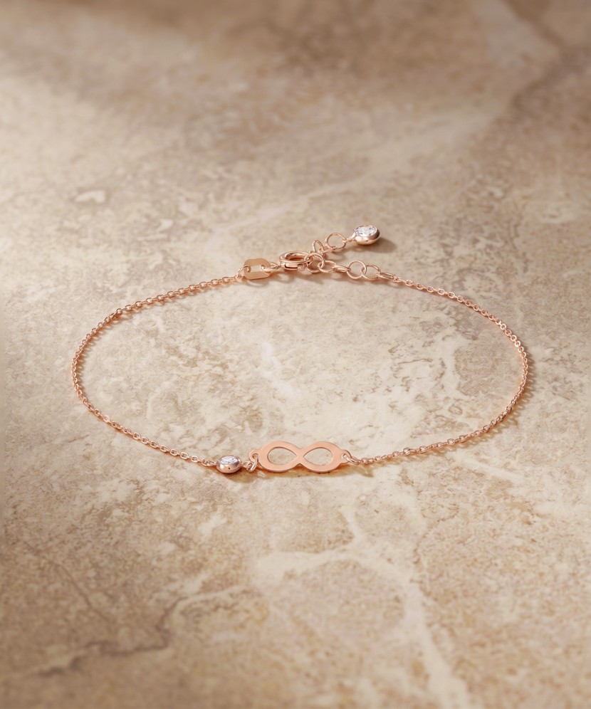 Gold bracelet with zircons