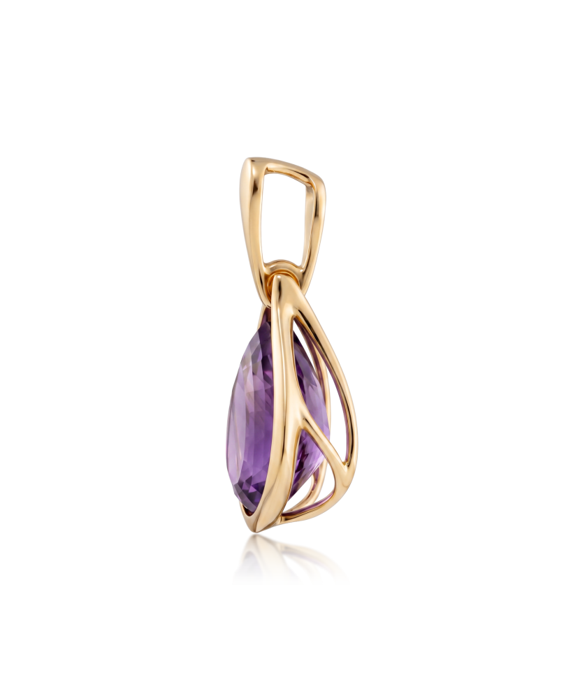 Gold pendant with amethyst