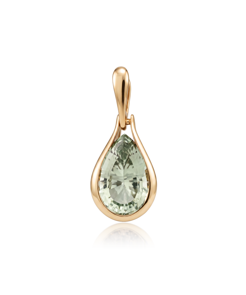 Gold pendant with green amethyst