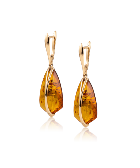 Gold earrings with amber