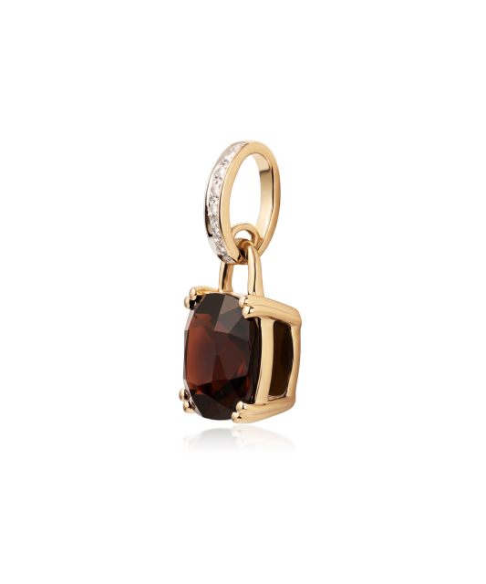Rose gold pendant with garnet and diamonds