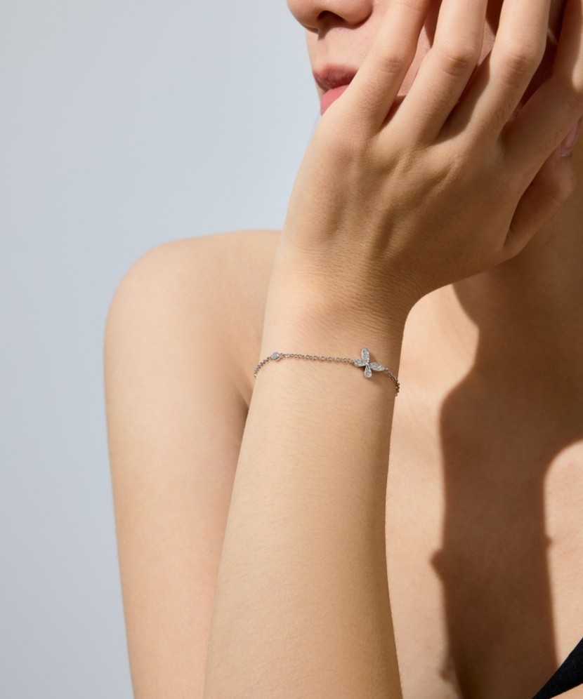 Sterling Silver bracelet with zircons