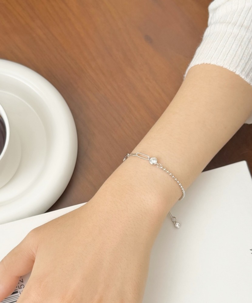 Sterling Silver bracelet with zircons