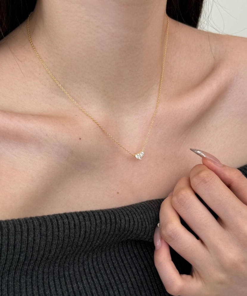 Gilded sterling silver chain with zircon pendant