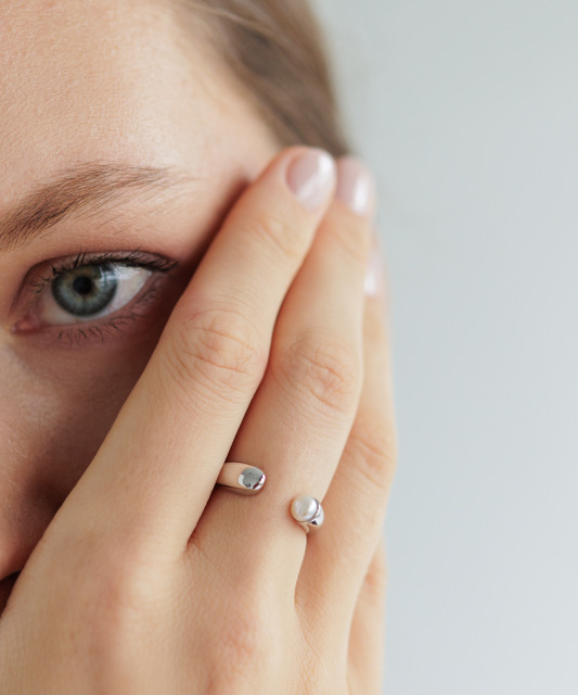 Sterling silver ring with pearl