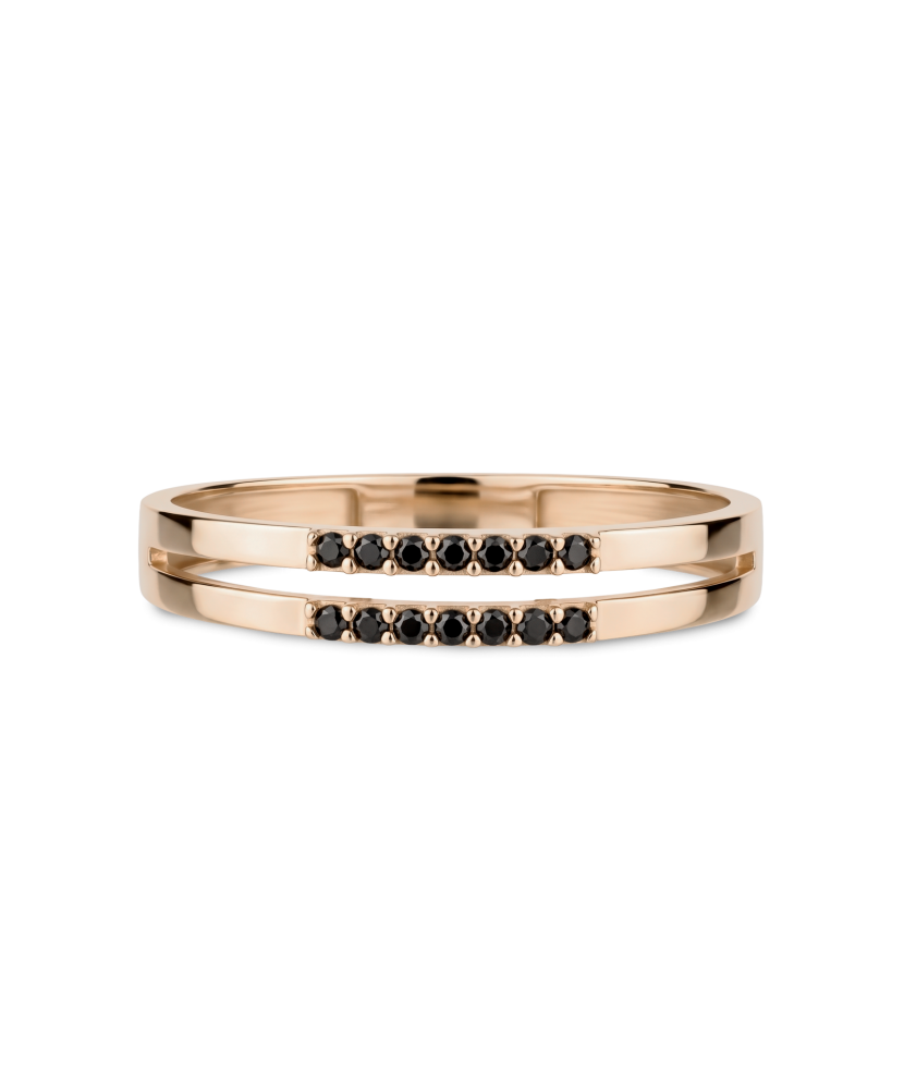 Gold ring with zircons
