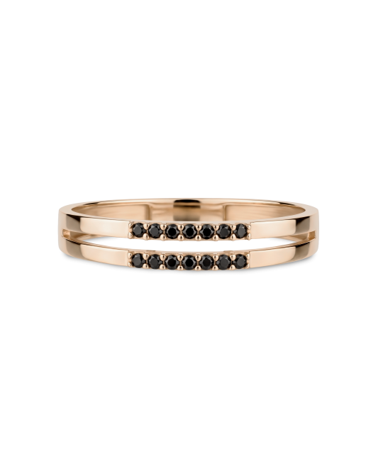 Gold ring with zircons