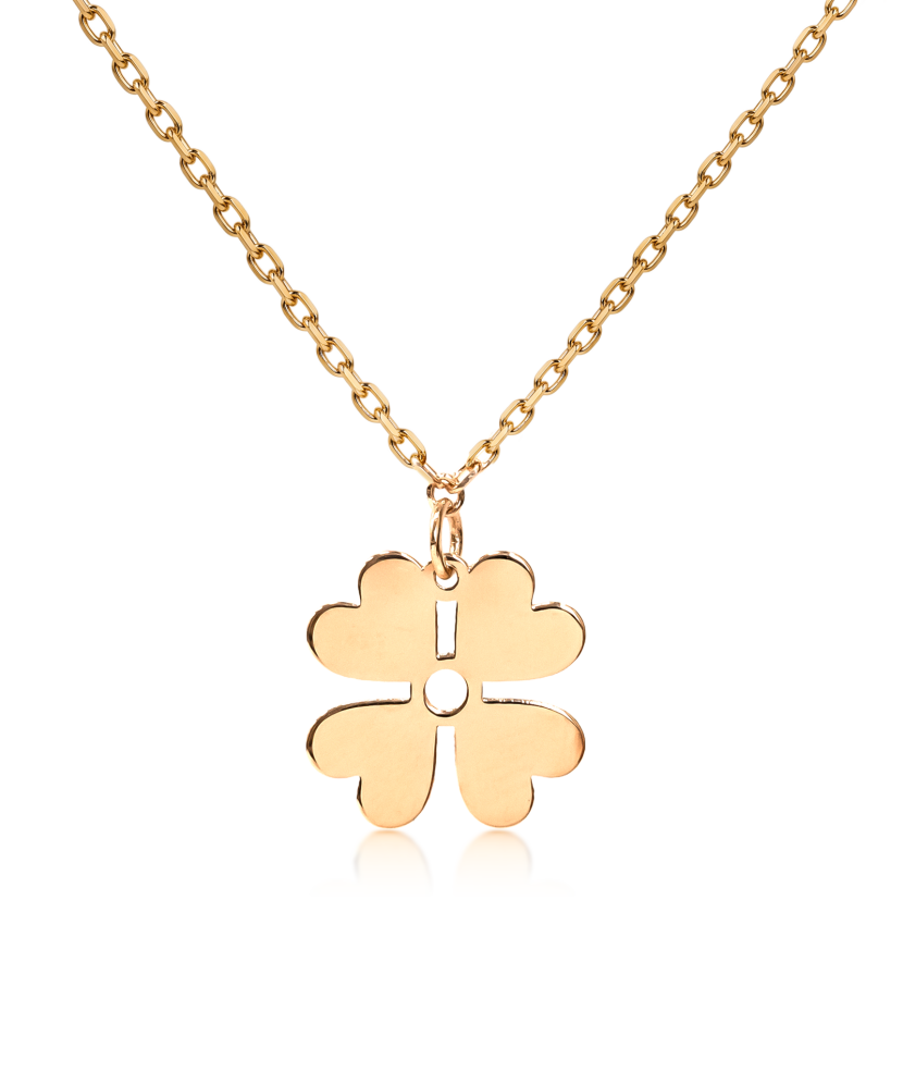 Kultainen ketju riipuksella