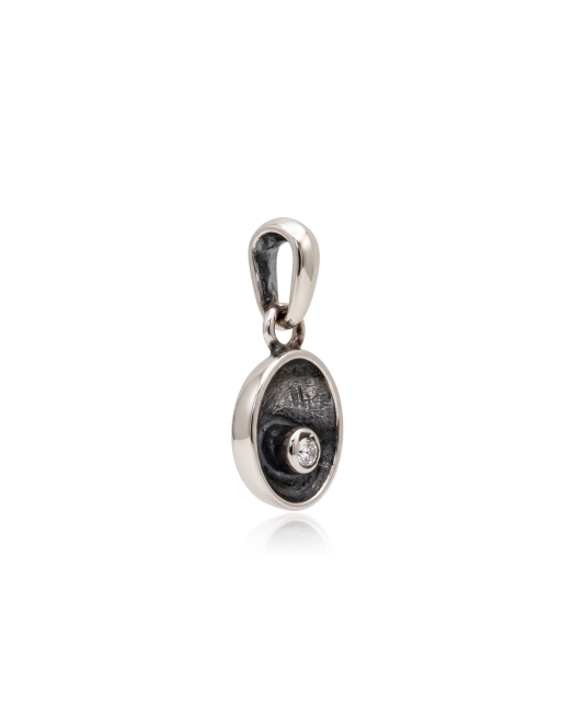 Sterling silver pendant with zirconium