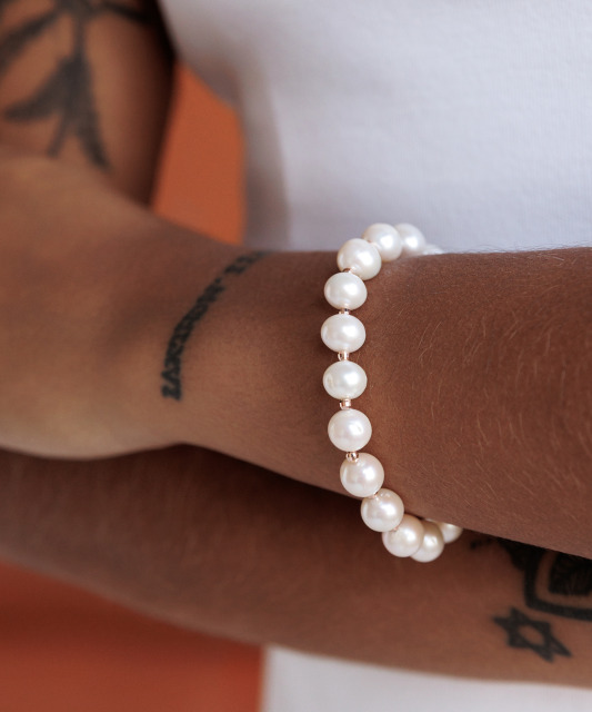 Pearl bracelet with gold
