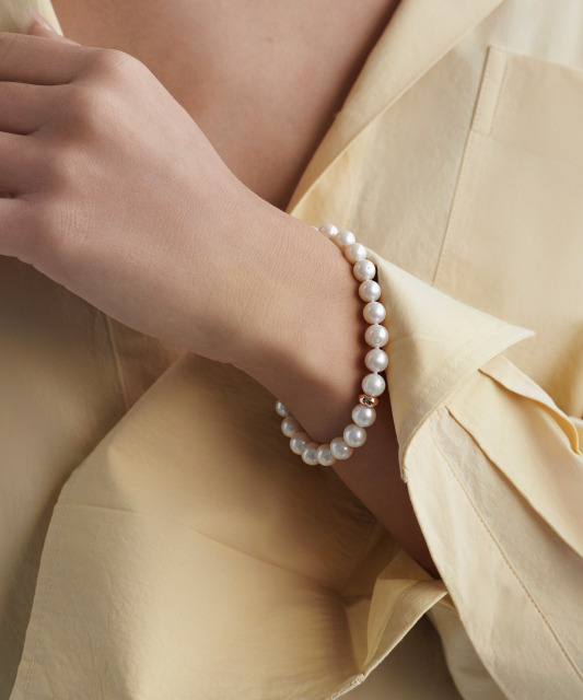 Pearl bracelet with gilded silver