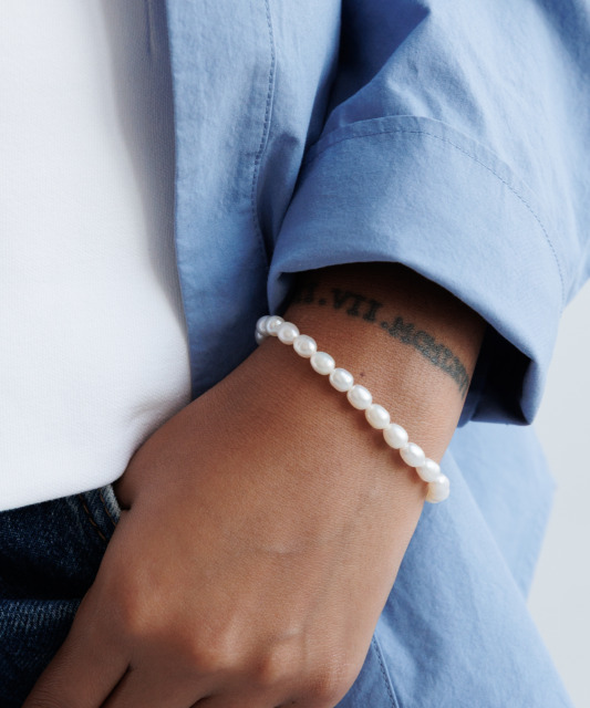Pearl bracelet with silver