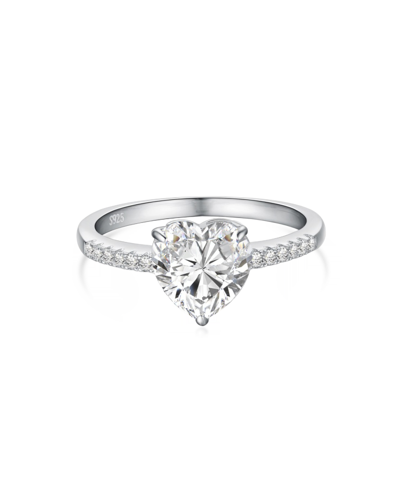 Silver ring with moissanites 2ct