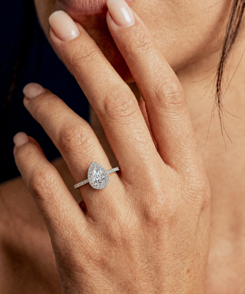 Hopeinen sormus moissaniiteilla 1.25ct
