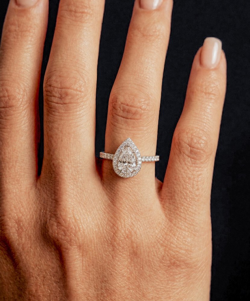 Hopeinen sormus moissaniiteilla 1.25ct