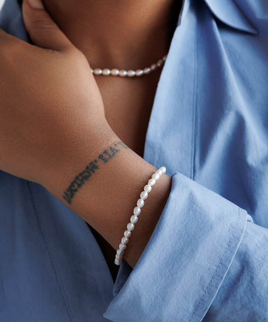 Pearl bracelet with silver
