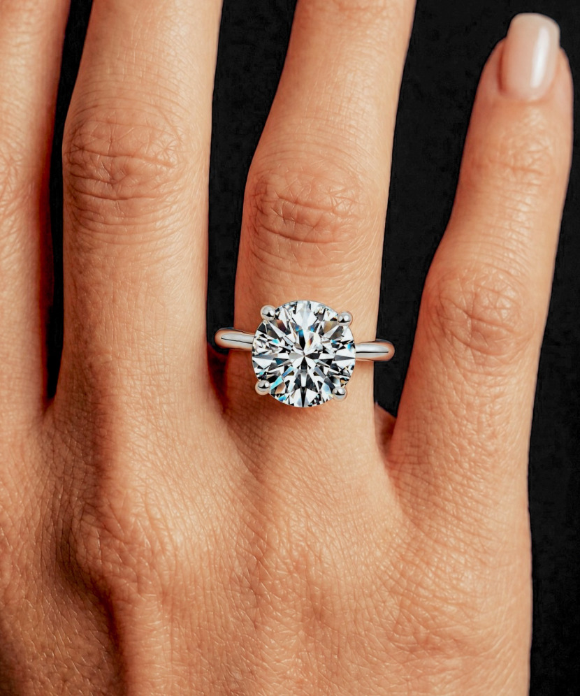 Silver ring with moissanite 5ct