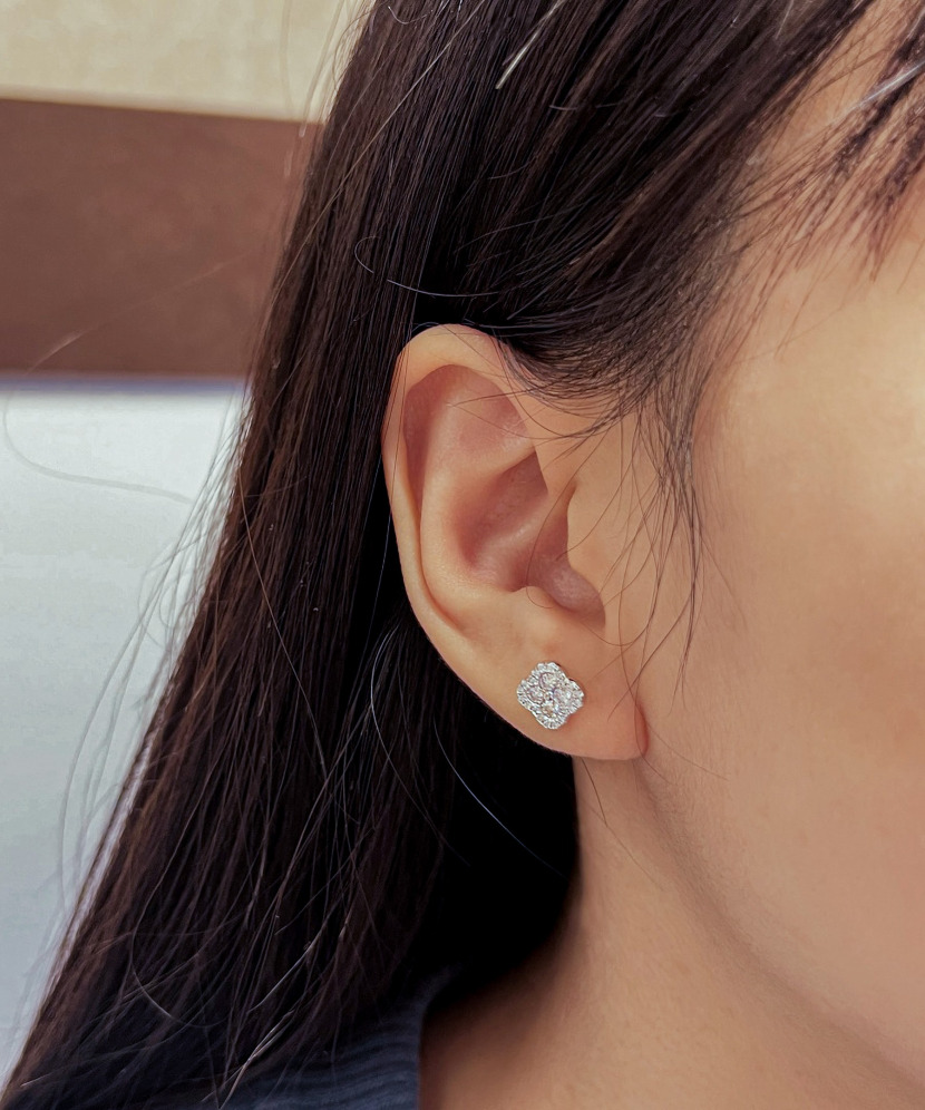 Silver earrings with moissanites 0.68ct