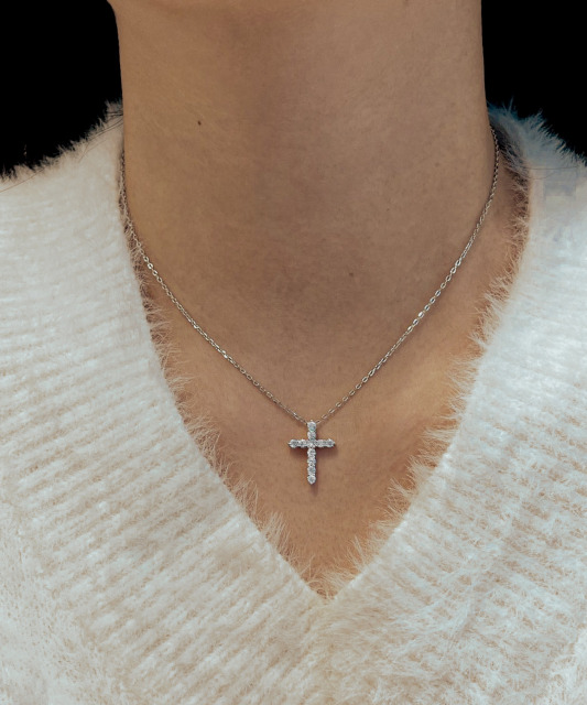Hopeinen ketju moissaniittiriipuksella 0.44ct