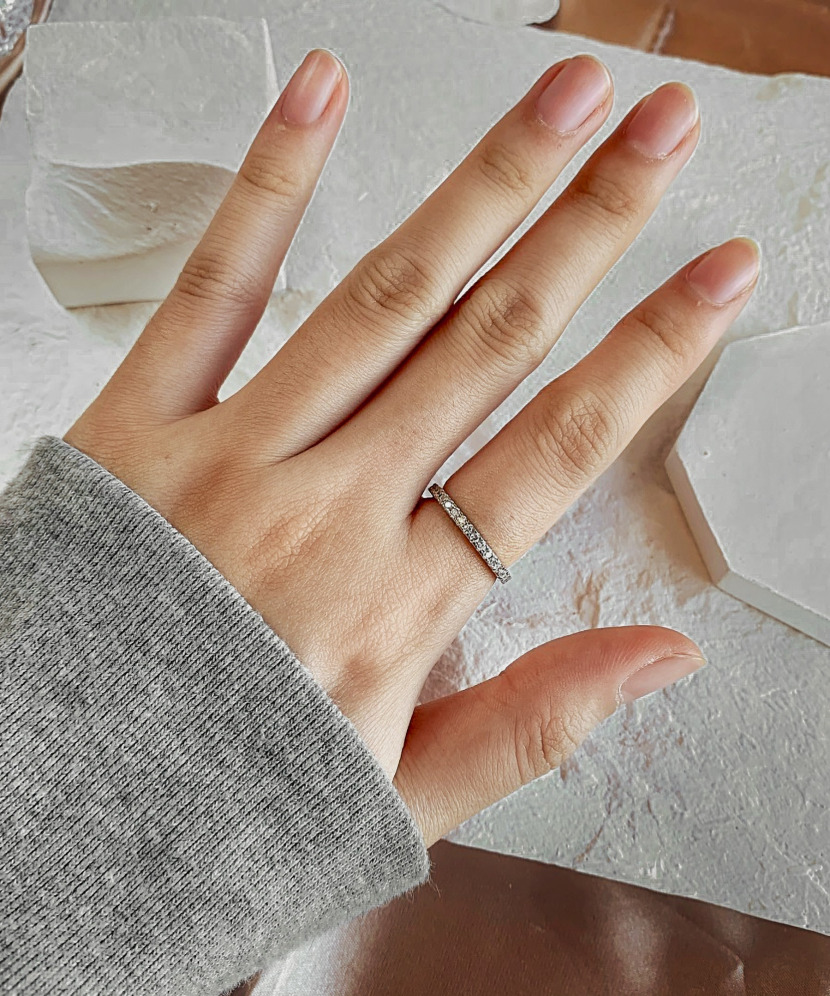 Silver ring with moissanites 0.9ct