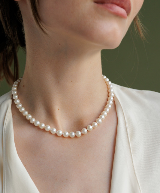 Pearl necklaces with silver