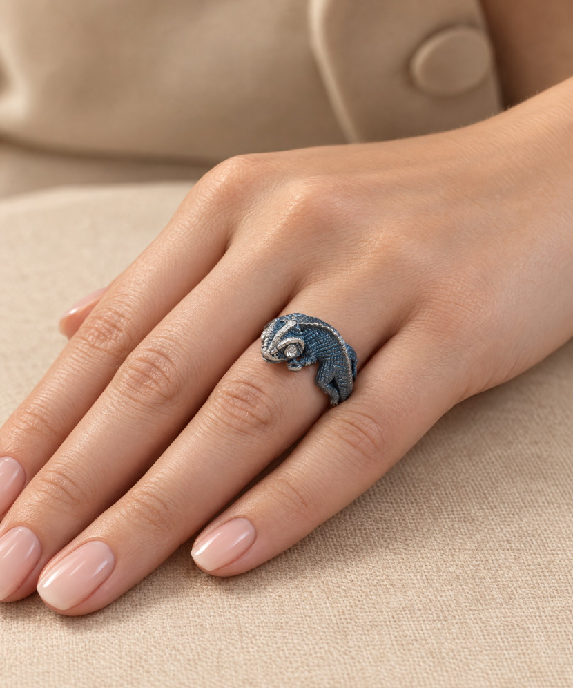 Sterling silver ring with zirconium
