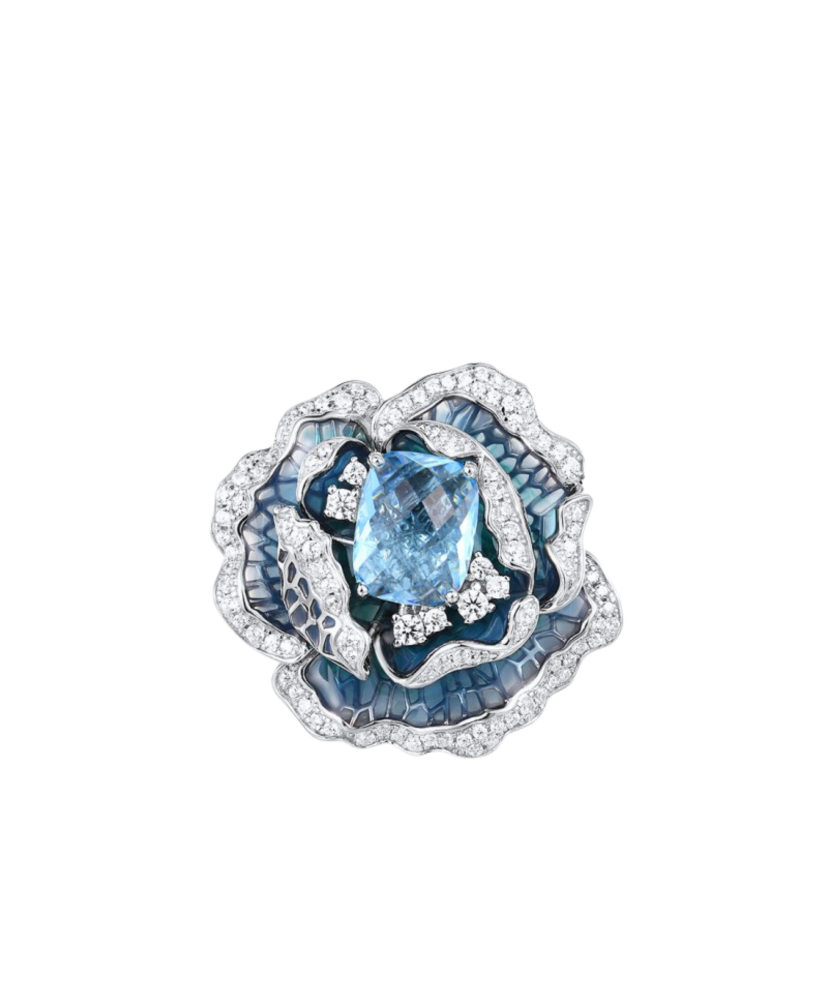 Silver pendant with cubic zirconia