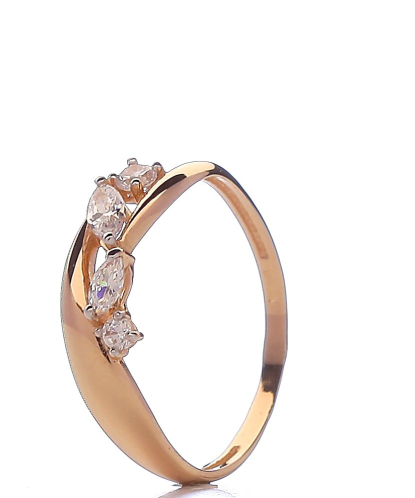 Gold ring with zircons