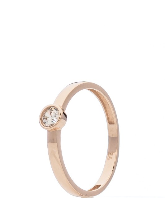 Gold ring with zirconium