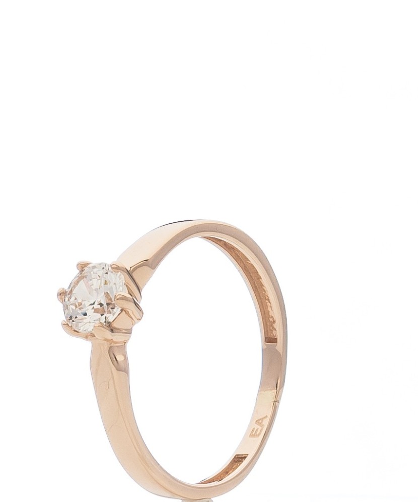 Gold ring with zirconium