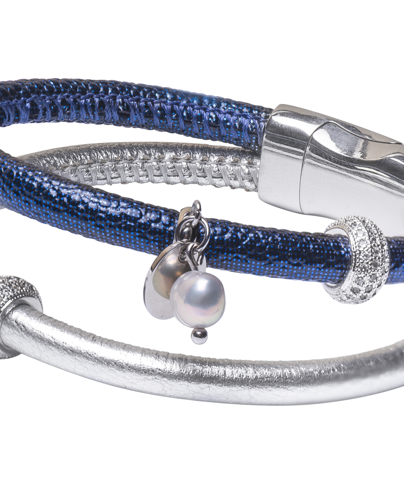 Artificial leather bracelet with pearl and zircons