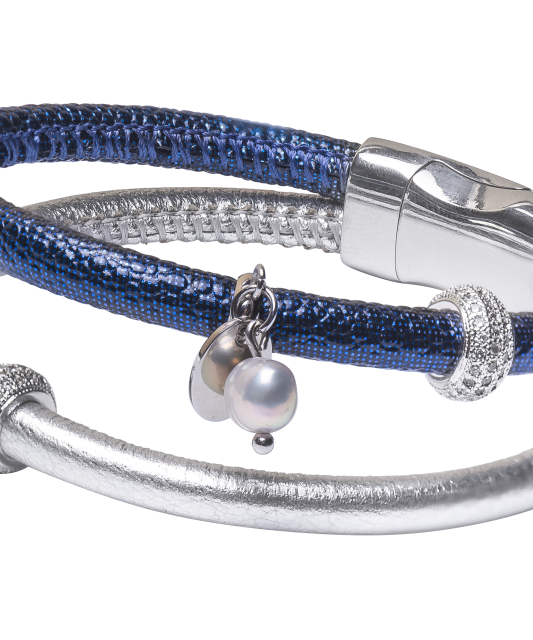 Artificial leather bracelet with pearl and zircons