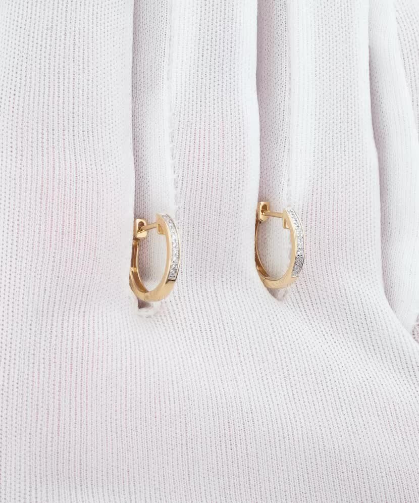 Yellow Gold earrings with diamonds