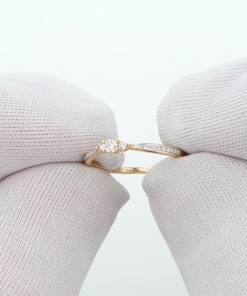Yellow Gold ring with diamonds
