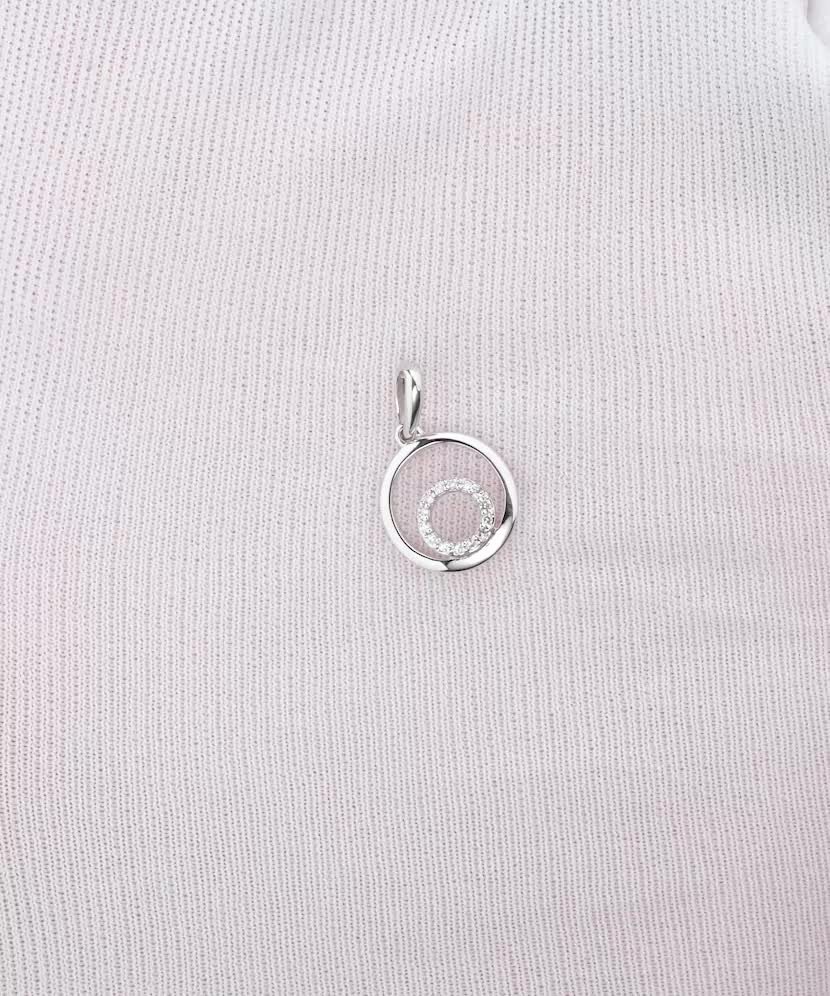 White gold pendant with diamonds